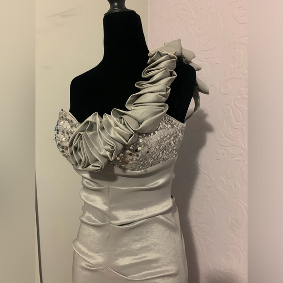 Formal/cocktail dress - Picture 2 of 8